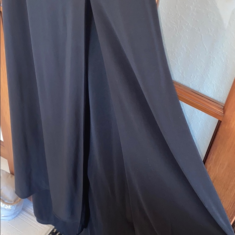 Elegant Prom or Formal Event Dress - Picture 8 of 9